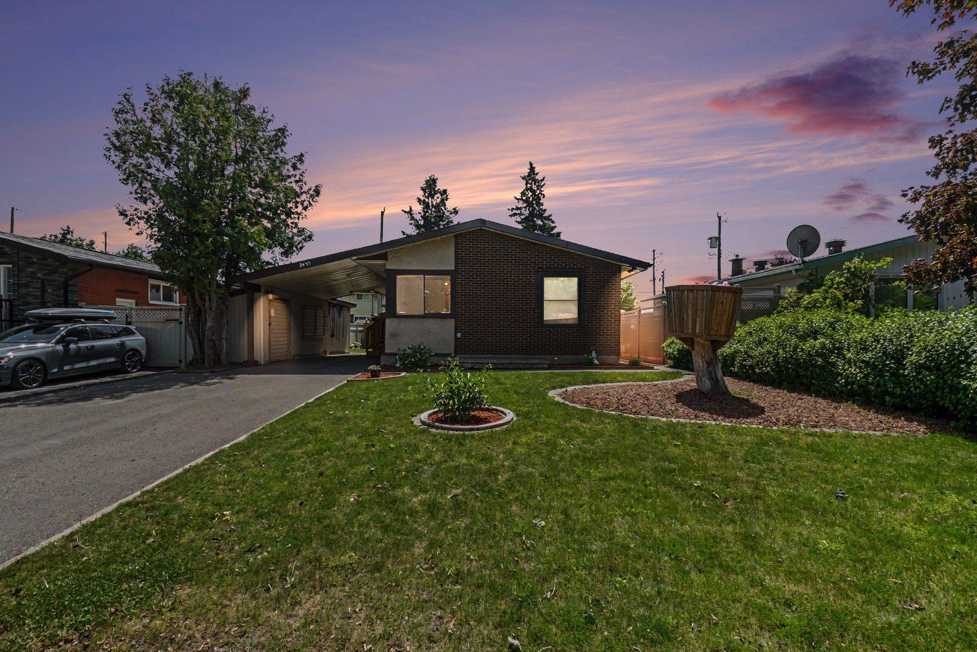 2450 Magnus AVE, Elmvale Acres And Area, ON K1G 1J8