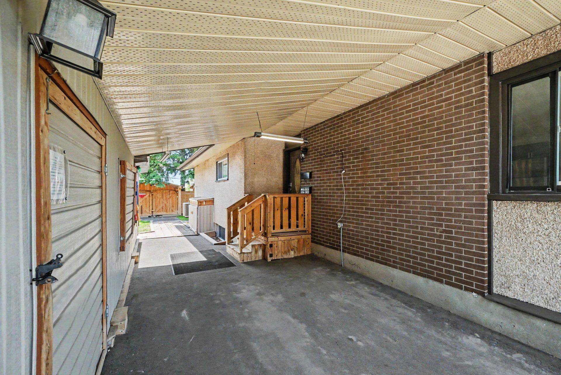 2450 Magnus AVE, Elmvale Acres And Area, ON K1G 1J8