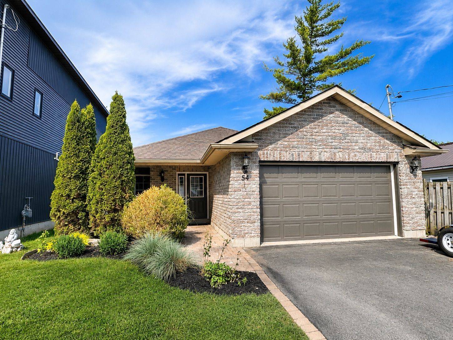 54 South John ST, Belleville, ON K8N 3E3