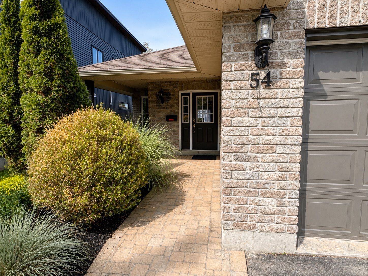 54 South John ST, Belleville, ON K8N 3E3