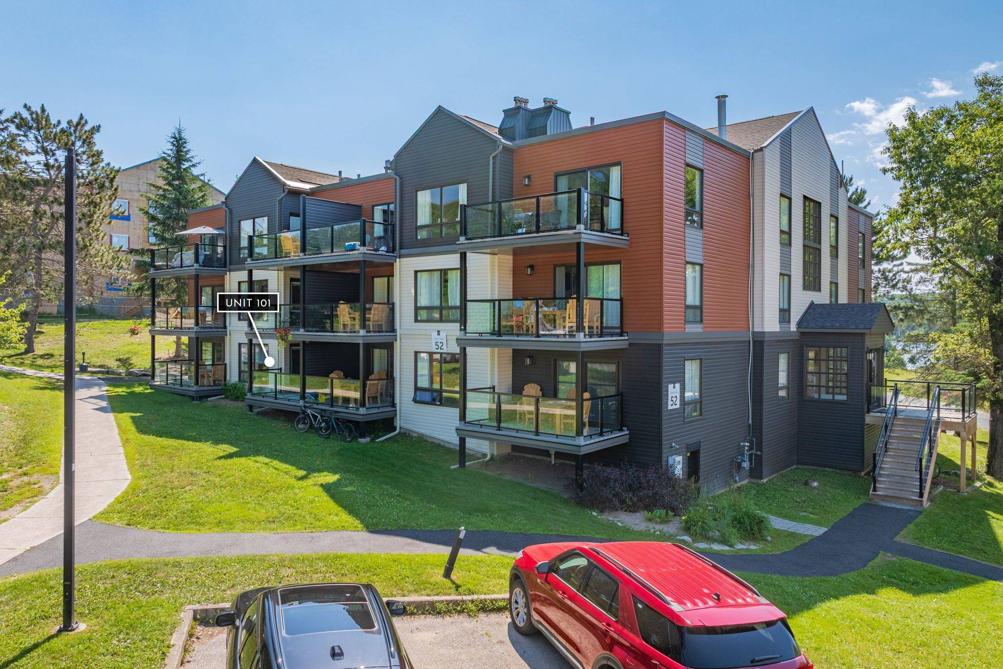 1235 Deerhurst Summit DR #52-101, Huntsville, ON P1H 2E8