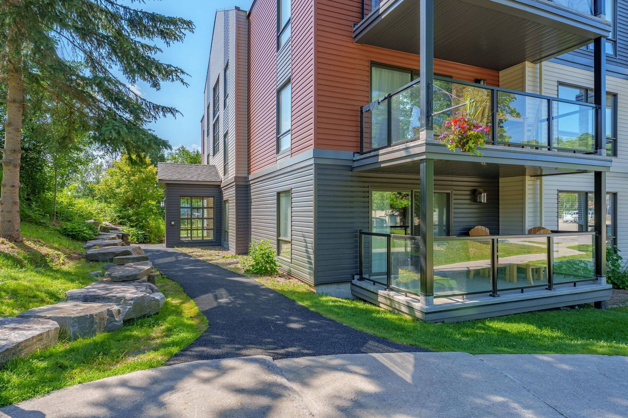 1235 Deerhurst Summit DR #52-101, Huntsville, ON P1H 2E8