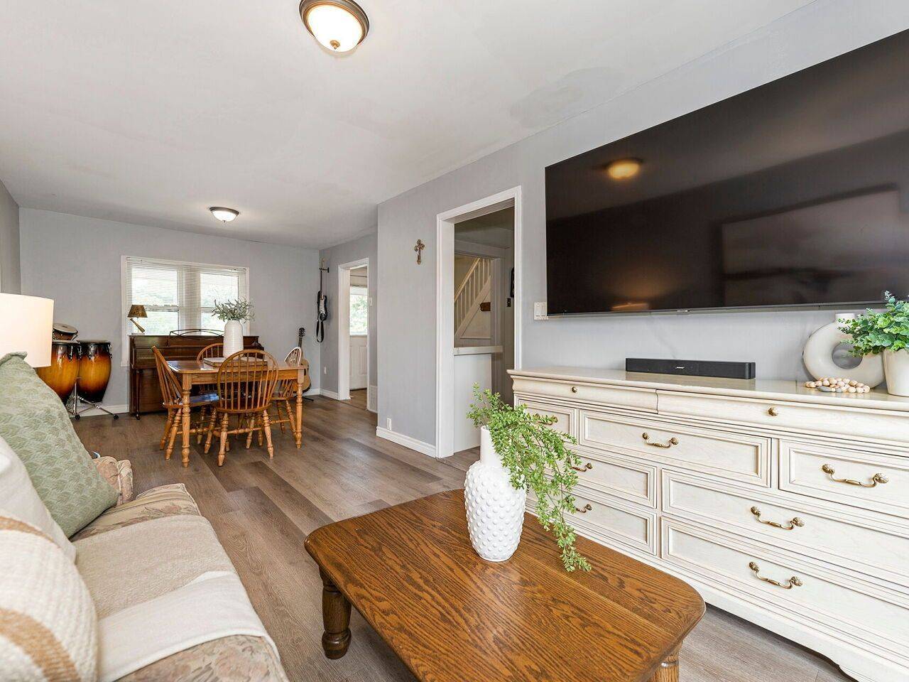 52 Stapleton AVE N, Hamilton, ON L8H 3N5