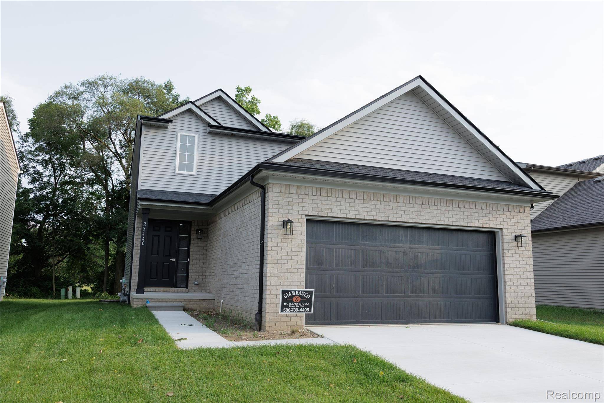 23207 Dale Allen DR, Clinton Charter Township, MI 48035