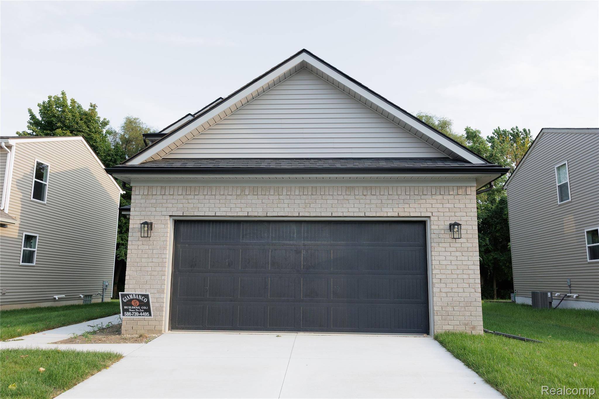 23207 Dale Allen DR, Clinton Charter Township, MI 48035