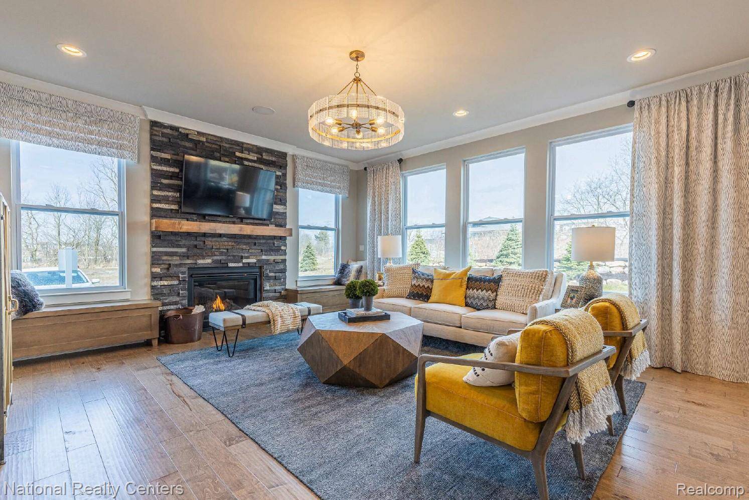 6978 Colony DR, West Bloomfield Charter Township, MI 48323
