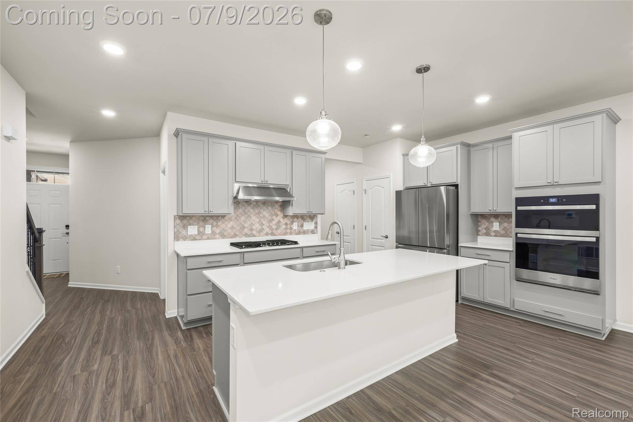208 Addison CIR, Commerce Charter Township, MI 48390