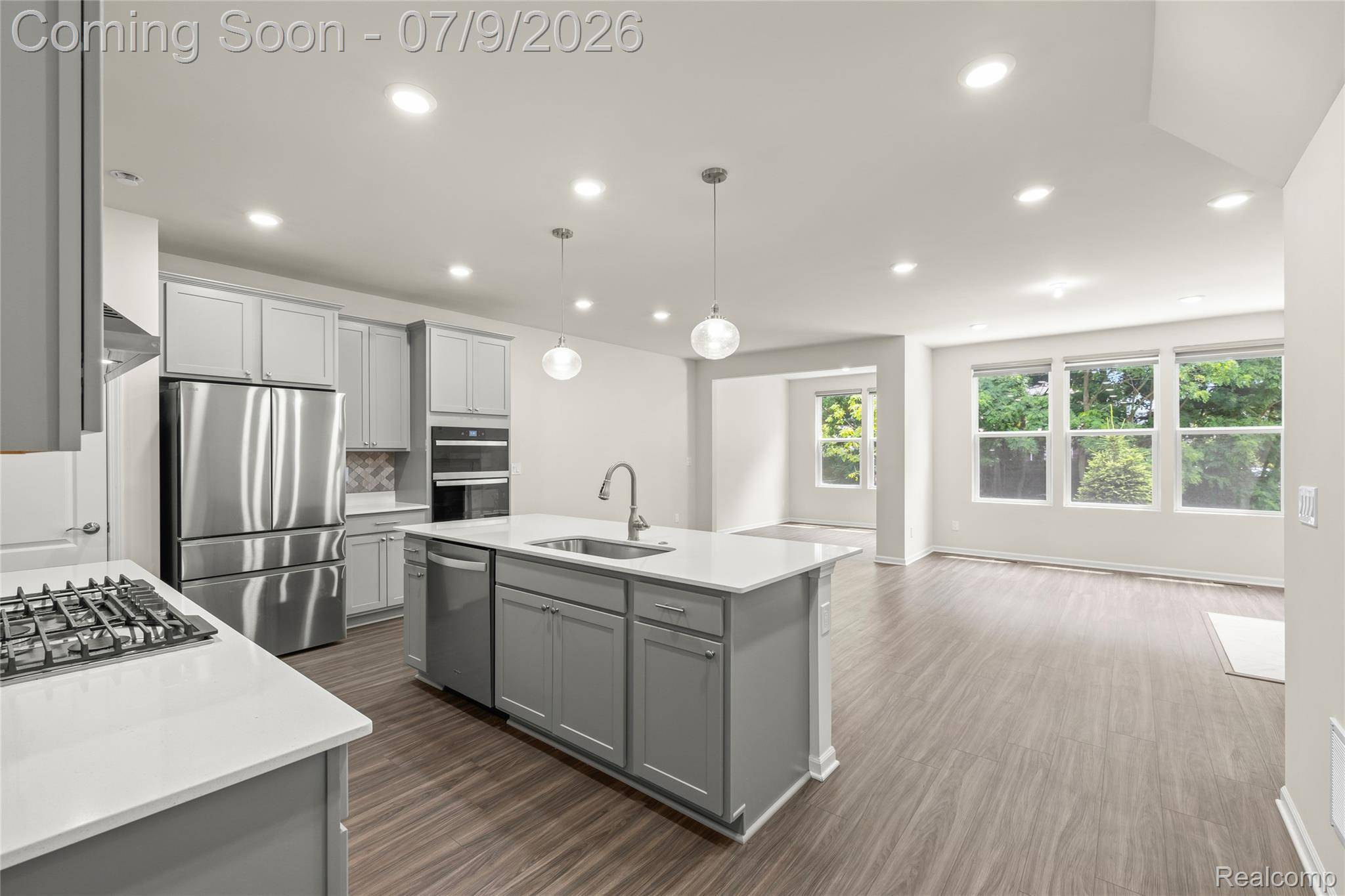 208 Addison CIR, Commerce Charter Township, MI 48390