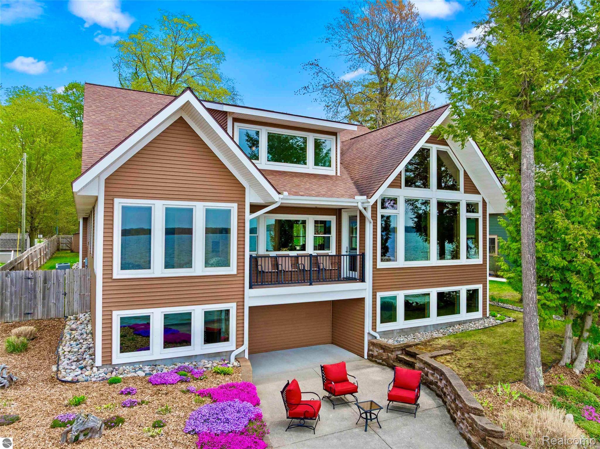 4805 E Shore DR NE, Coldsprings Township, MI 49646