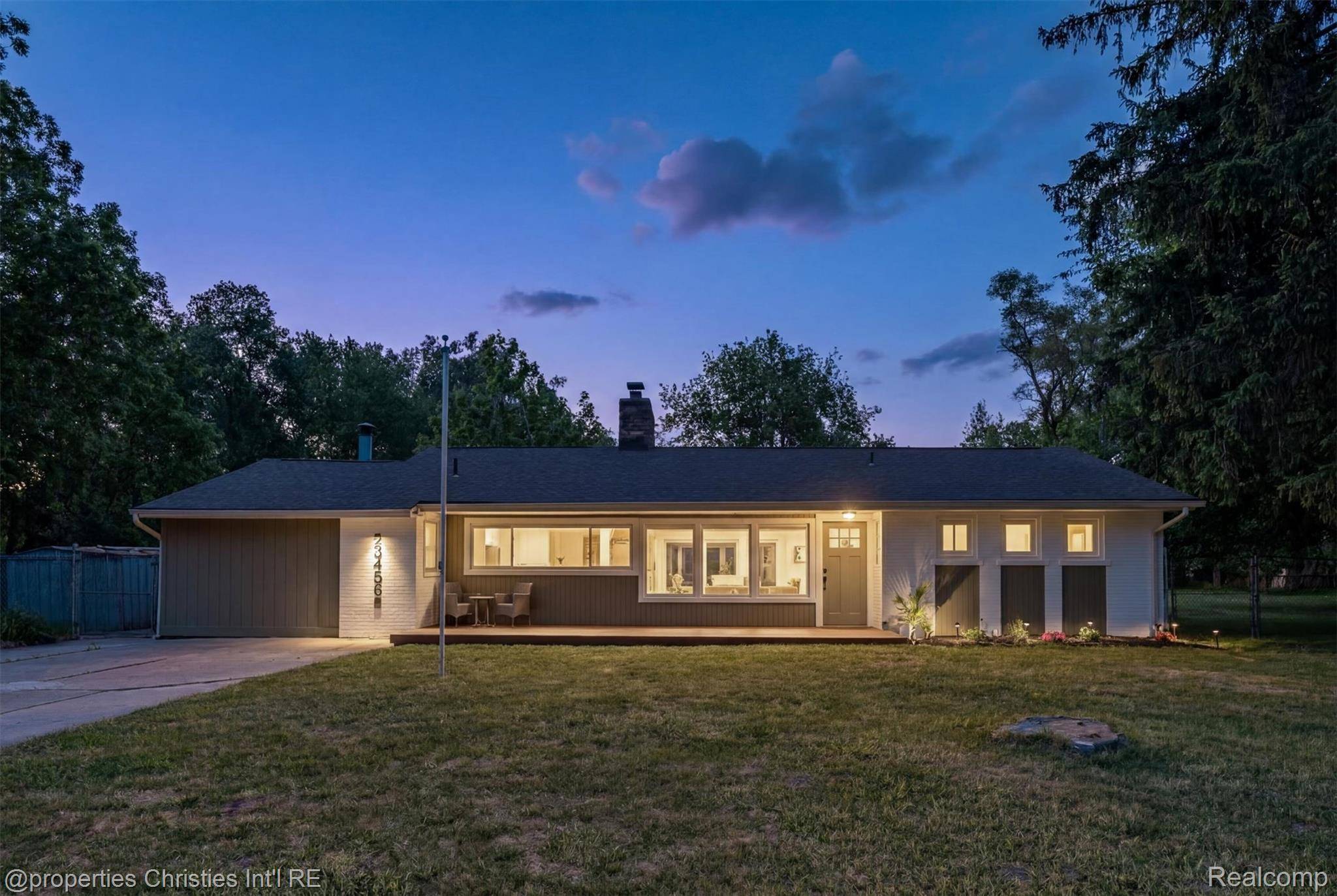 23456 Lee Baker DR, Southfield, MI 48075