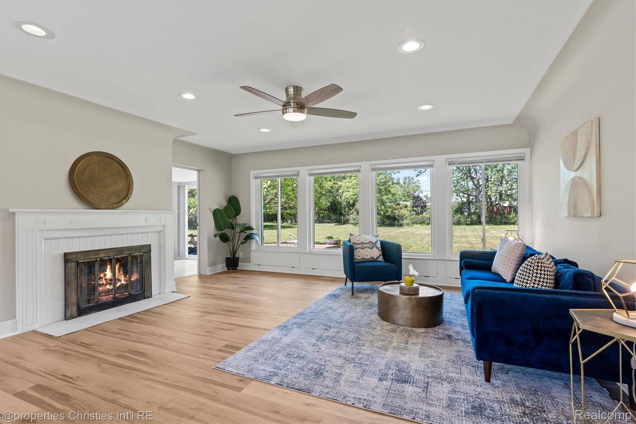 23456 Lee Baker DR, Southfield, MI 48075