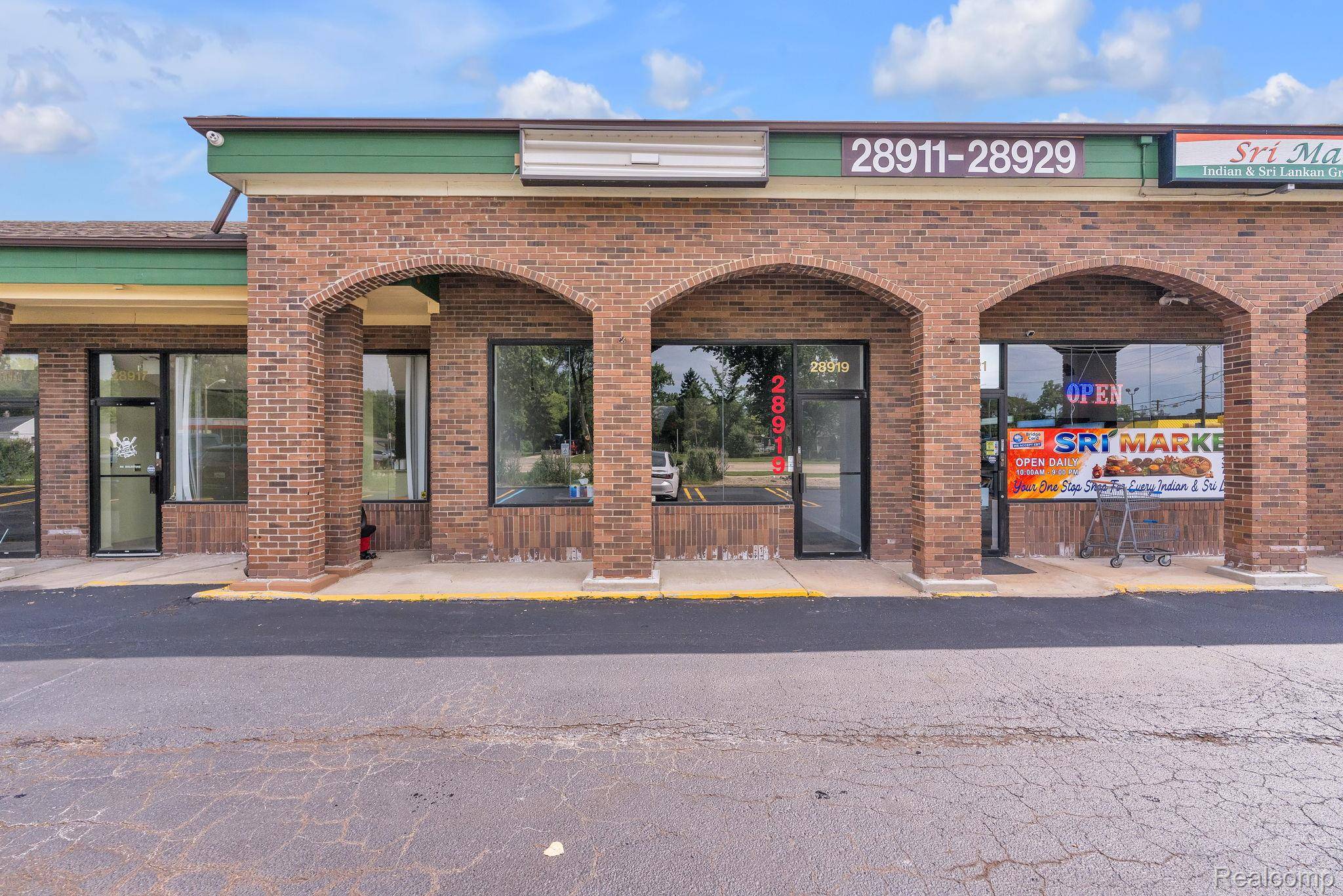 28919 7 Mile RD, Livonia, MI 48152