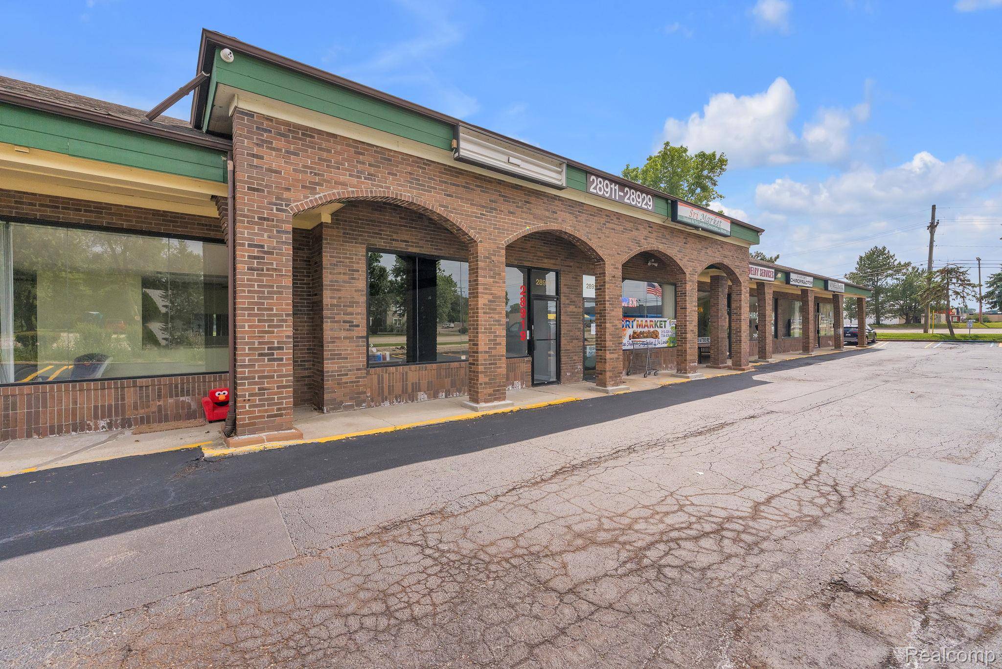 28919 7 Mile RD, Livonia, MI 48152