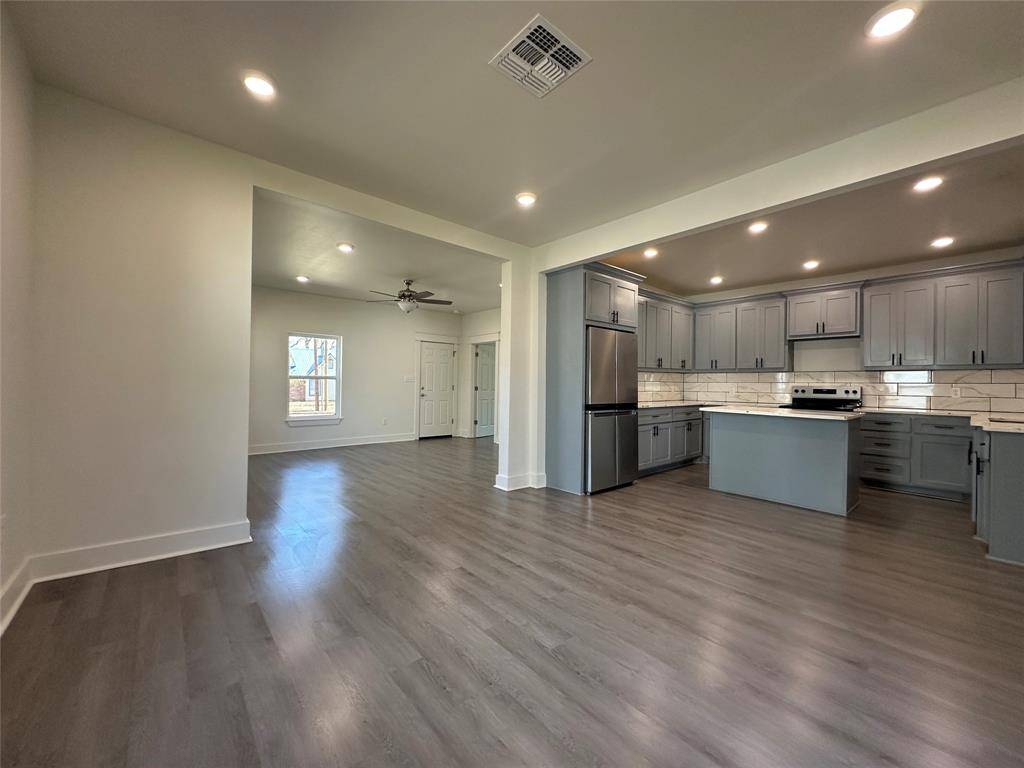 907 Davis Street S, Sulphur Springs, TX 75482