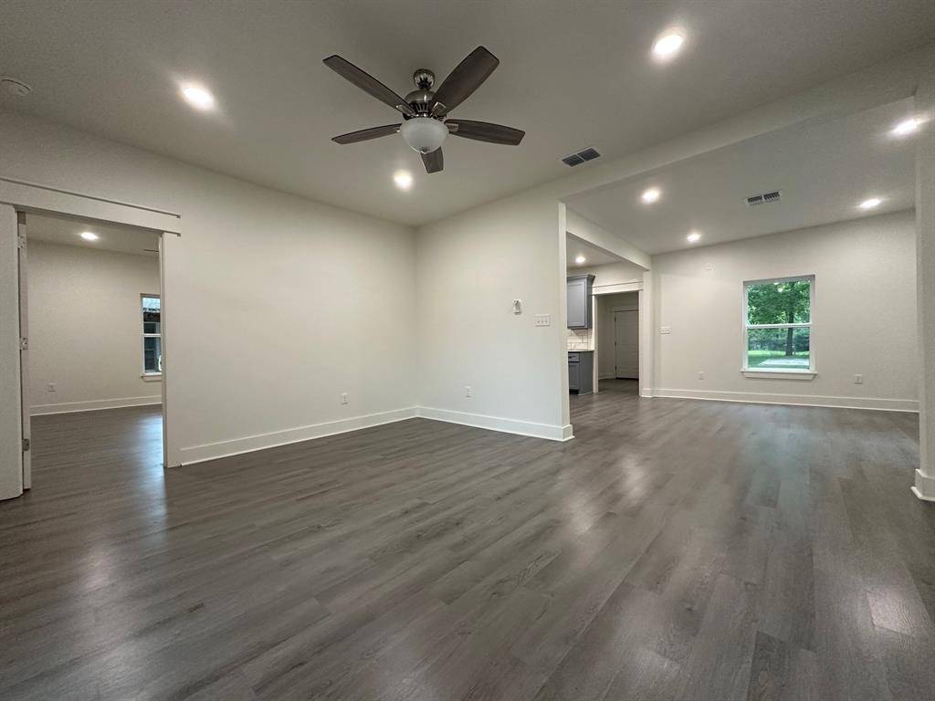 907 Davis Street S, Sulphur Springs, TX 75482