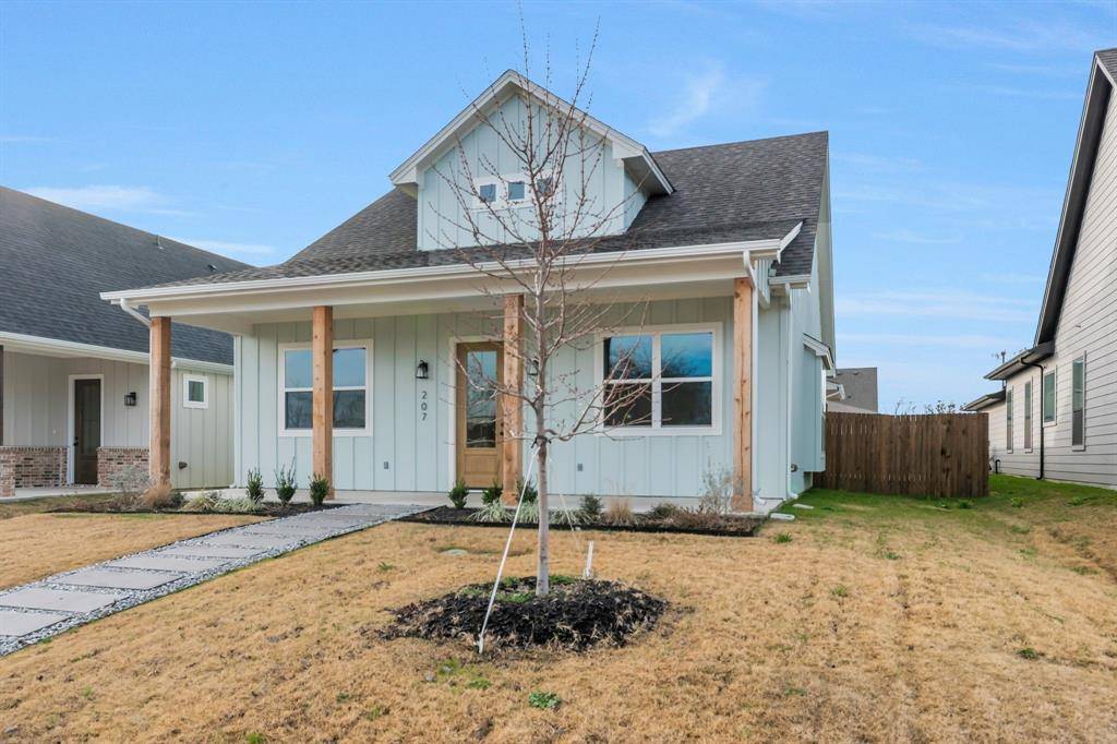 207 W 7th Street, Justin, TX 76247