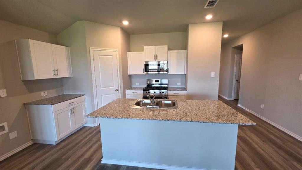 1008 FOXBURG Drive, Fort Worth, TX 76131