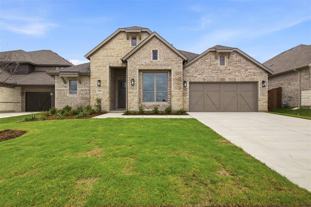 352 Alina Drive, Burleson, TX 76028