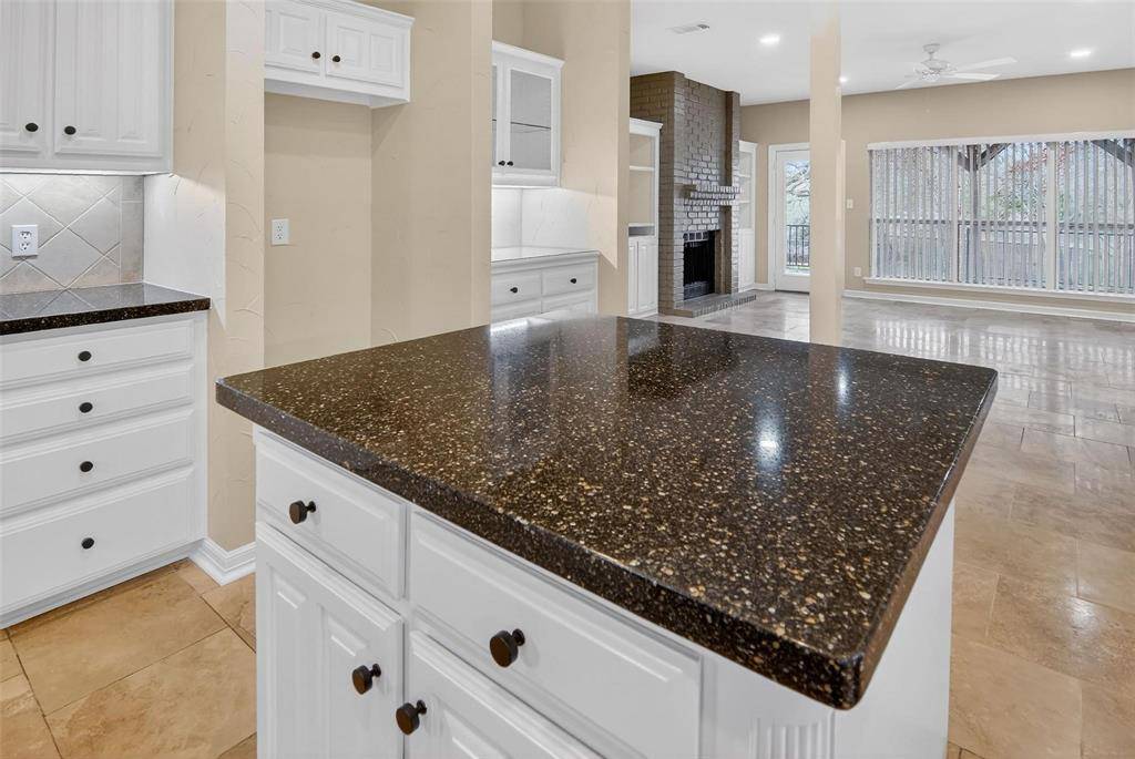 2122 Clear Lake Road, Weatherford, TX 76087