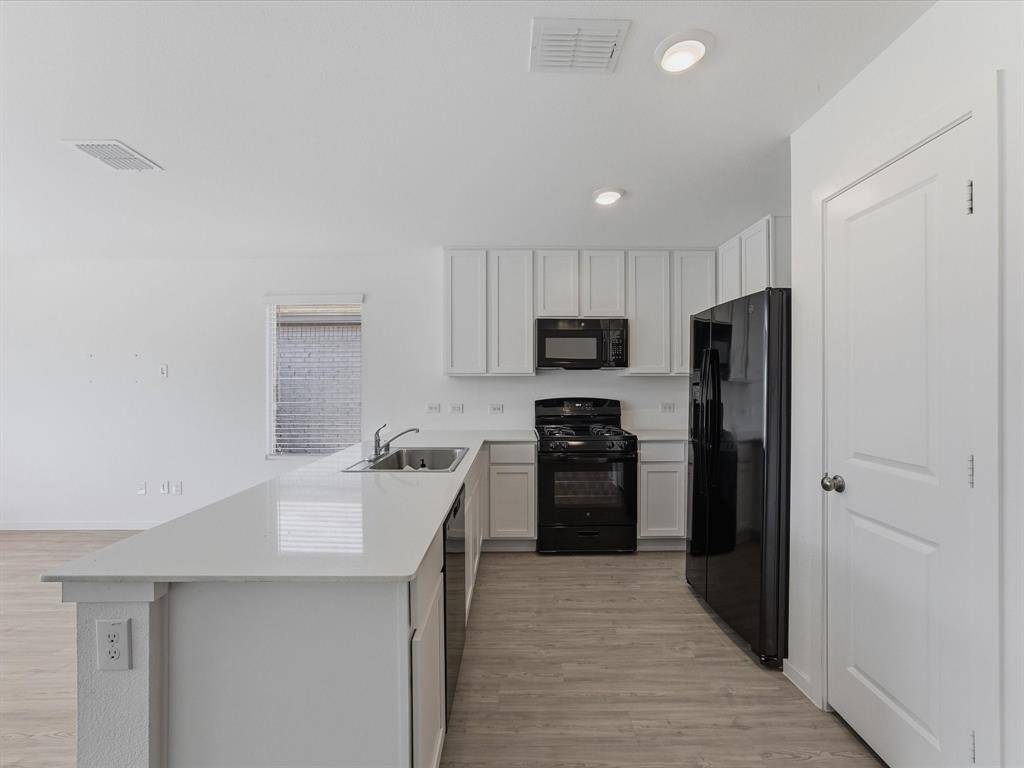 4952 Stonebridge Drive, Ennis, TX 75119