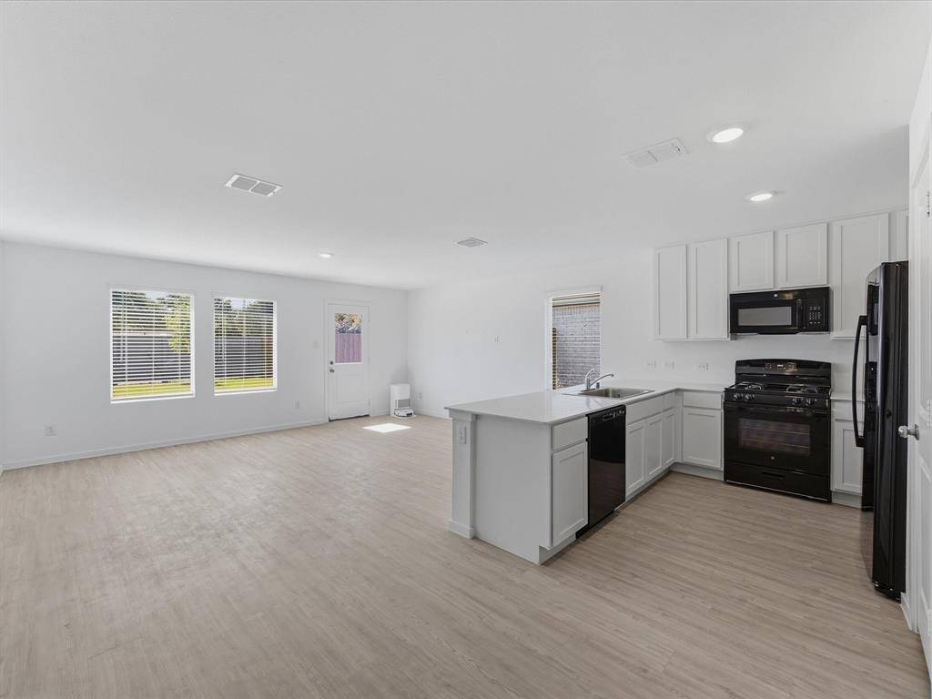 4952 Stonebridge Drive, Ennis, TX 75119