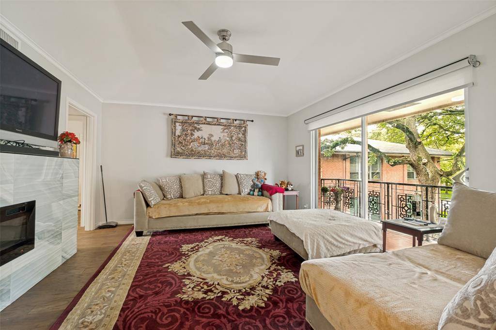 6321 Bandera Avenue #D, Dallas, TX 75225
