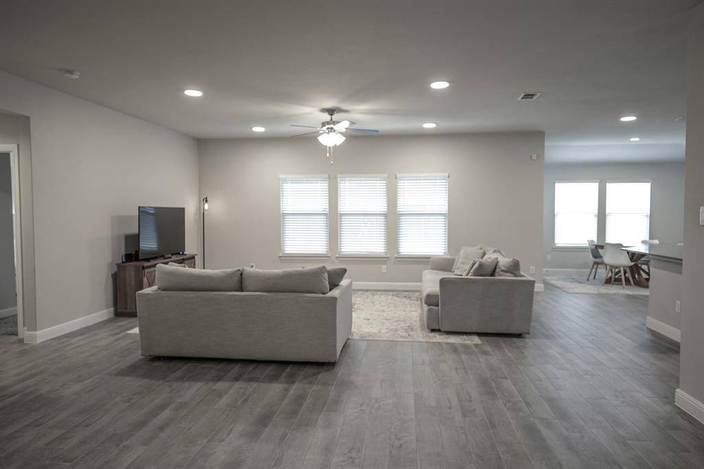 725 Golden Gate Park Road, Alvarado, TX 76009