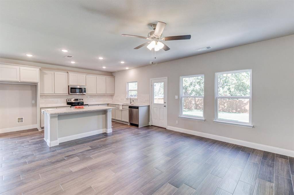 789 WA Denton Drive, Van Alstyne, TX 75495