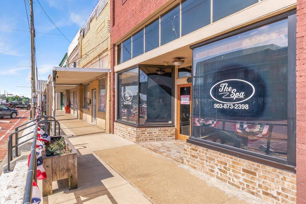 135 N 4th Street, Wills Point, TX 75169