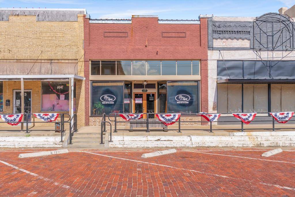135 N 4th Street, Wills Point, TX 75169