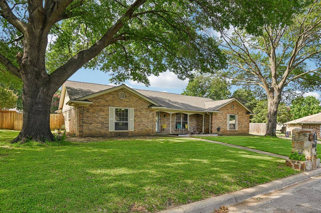 6404 Suncrest Court, North Richland Hills, TX 76180