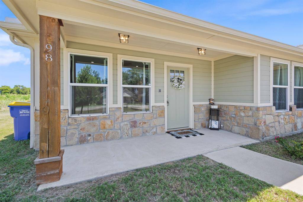 98 S Hickory Street, Venus, TX 76084
