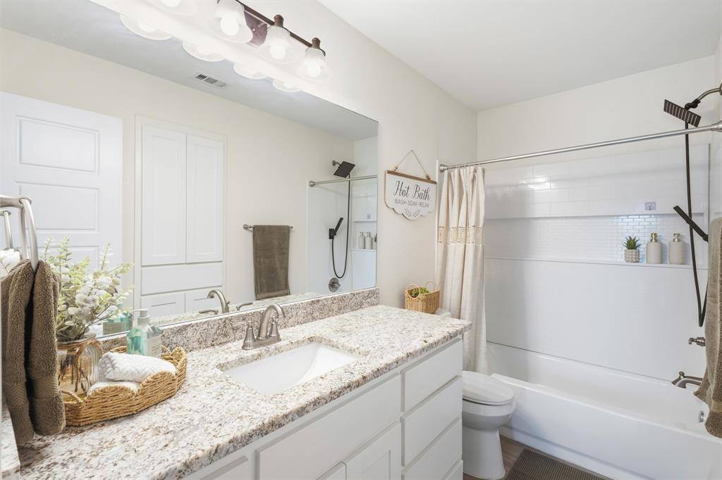 98 S Hickory Street, Venus, TX 76084