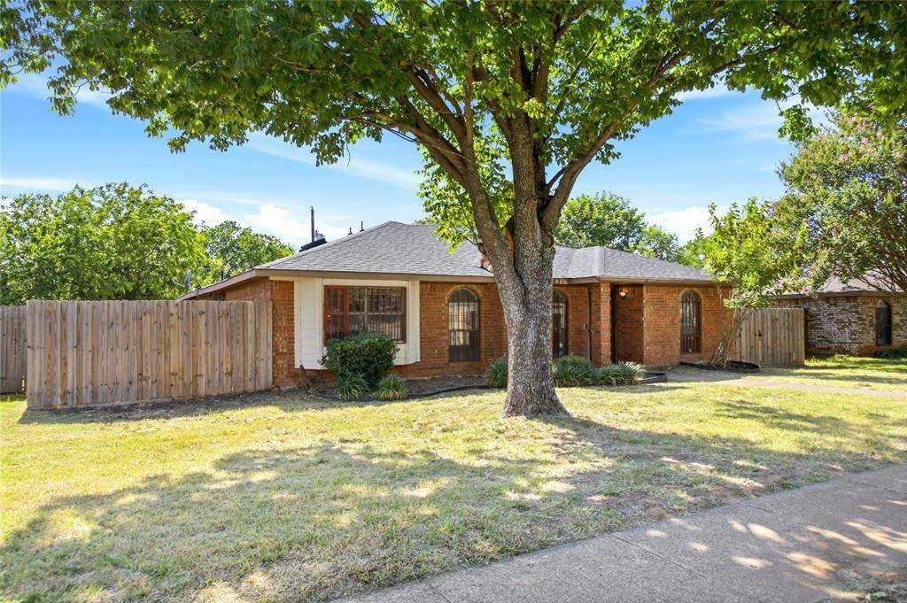 2431 Eastern Oaks Drive, Dallas, TX 75227