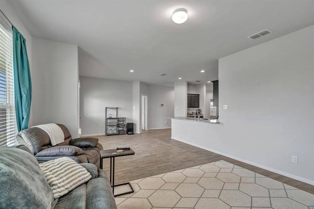 9752 New Bern Drive, Fort Worth, TX 76108