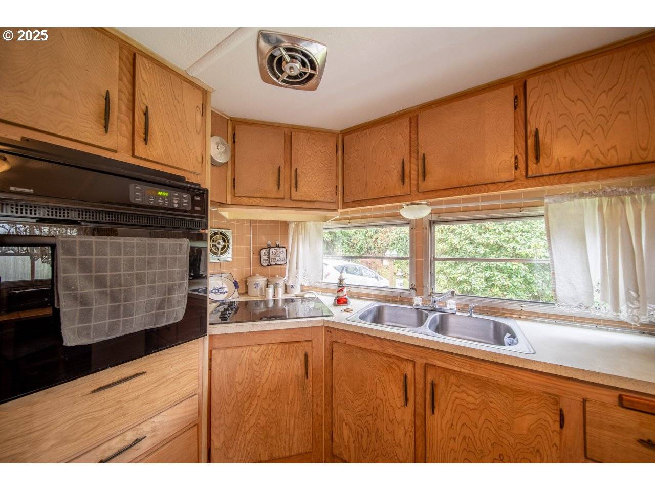 1900 ROWE ST, Reedsport, OR 97467