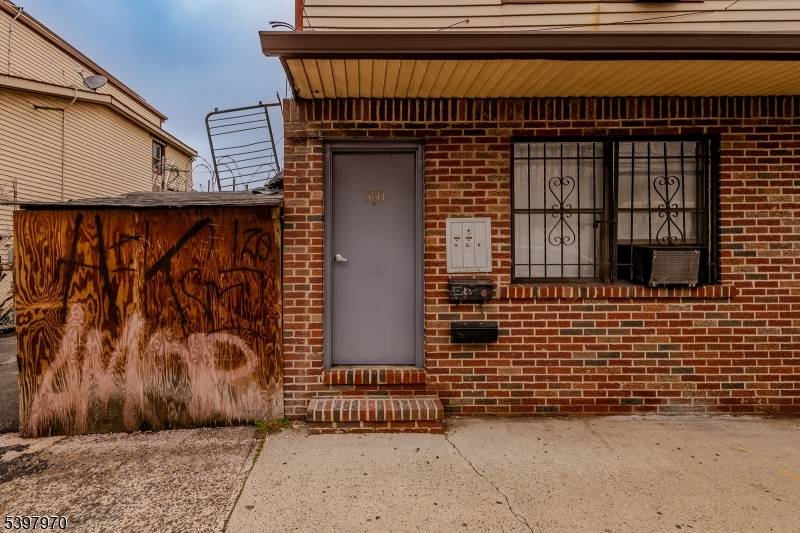 550 Ferry St, Newark City, NJ 07105