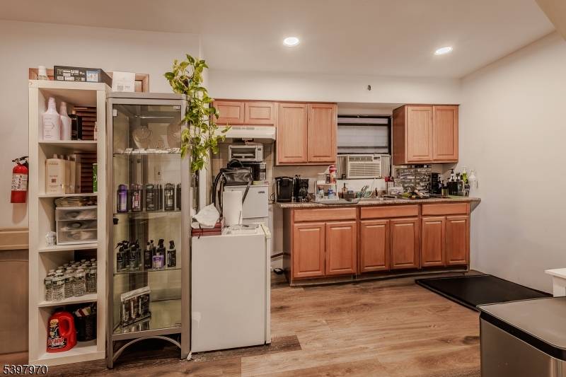 550 Ferry St, Newark City, NJ 07105