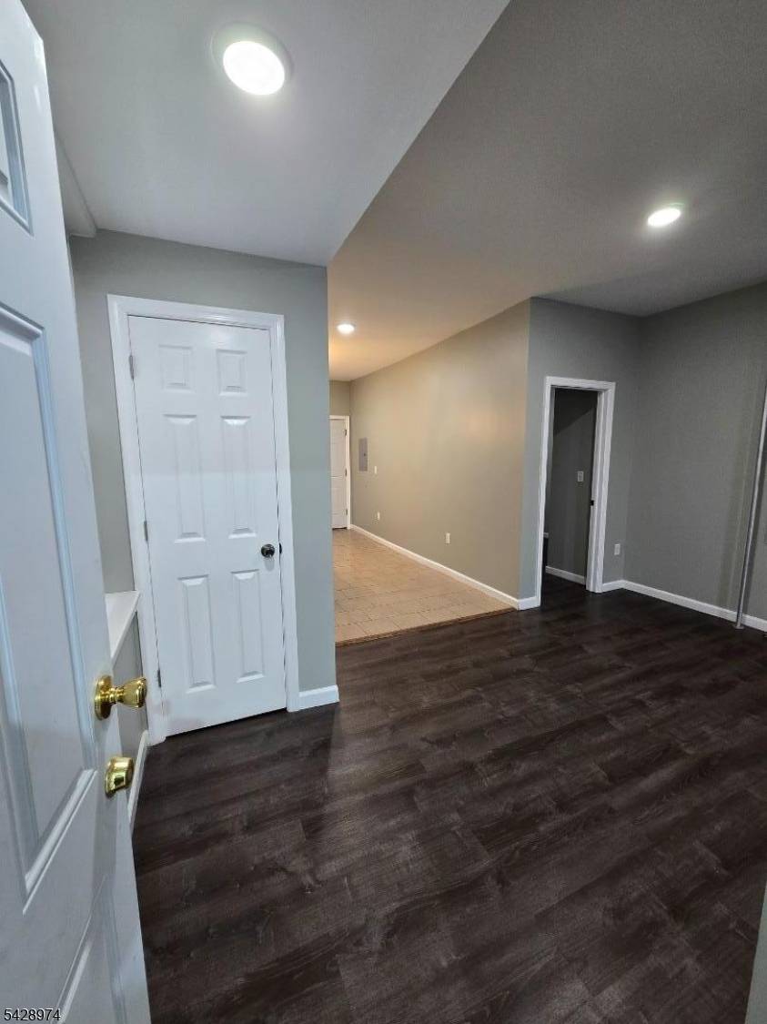 105 E Westfield Ave, Roselle Park Boro, NJ 07204