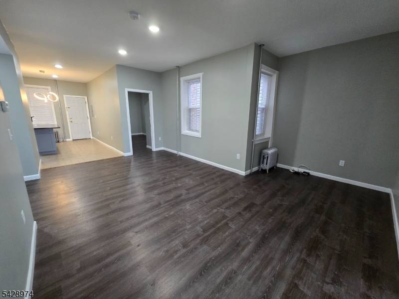 105 E Westfield Ave, Roselle Park Boro, NJ 07204