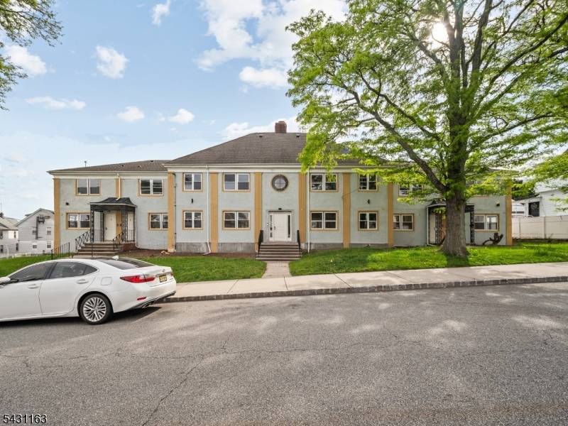 100 Chestnut St #3, West Orange Twp., NJ 07052