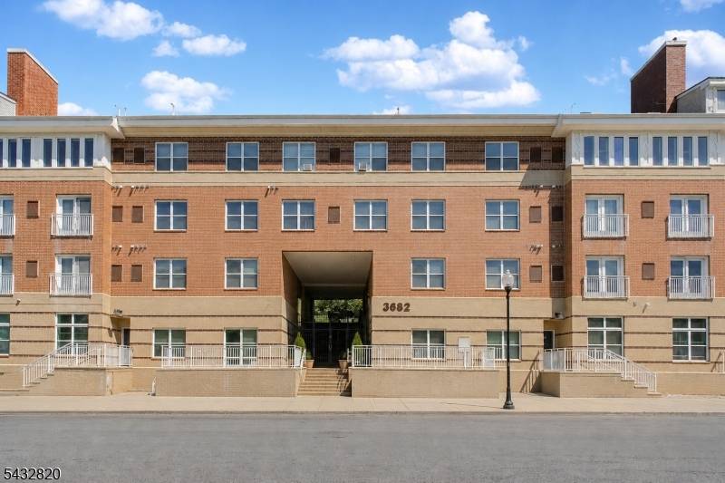 368 Rector St #414, Perth Amboy City, NJ 08861