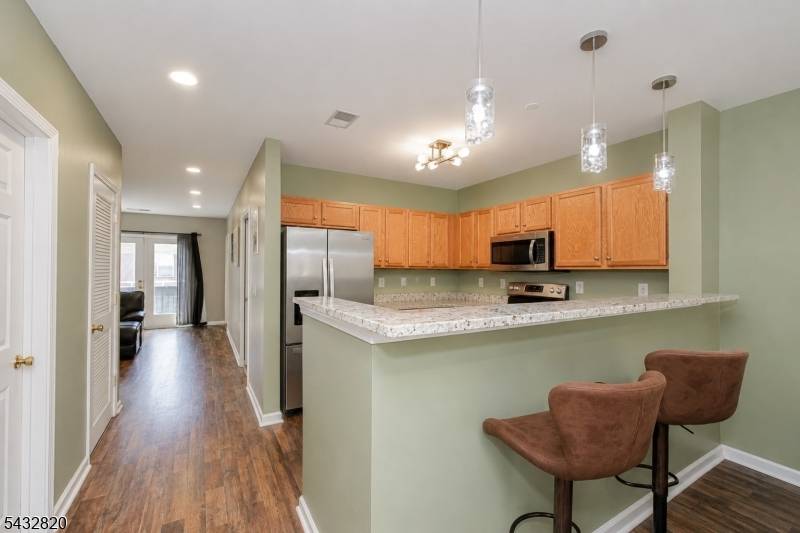 368 Rector St #414, Perth Amboy City, NJ 08861