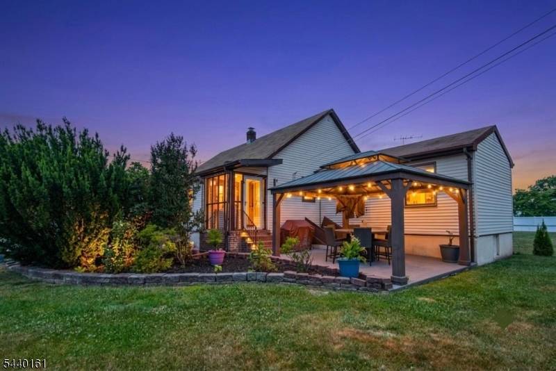 26 N 9Th Ave, Manville Boro, NJ 08835
