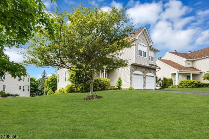 9 Hannah Ct, Readington Twp., NJ 08889