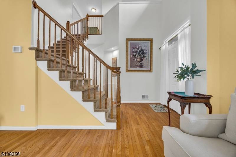 9 Hannah Ct, Readington Twp., NJ 08889
