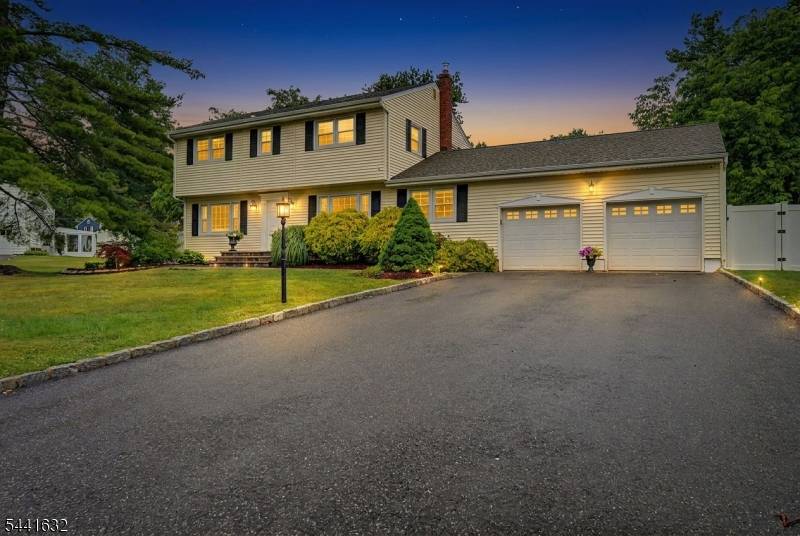 25 Lord Stirling Dr, Parsippany-troy Hills Twp., NJ 07054