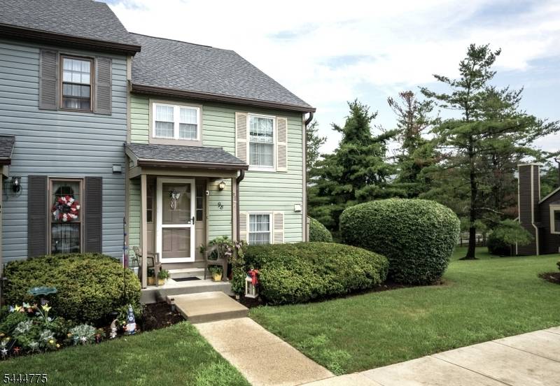 98 Wood Duck Ct, Allamuchy Twp., NJ 07840