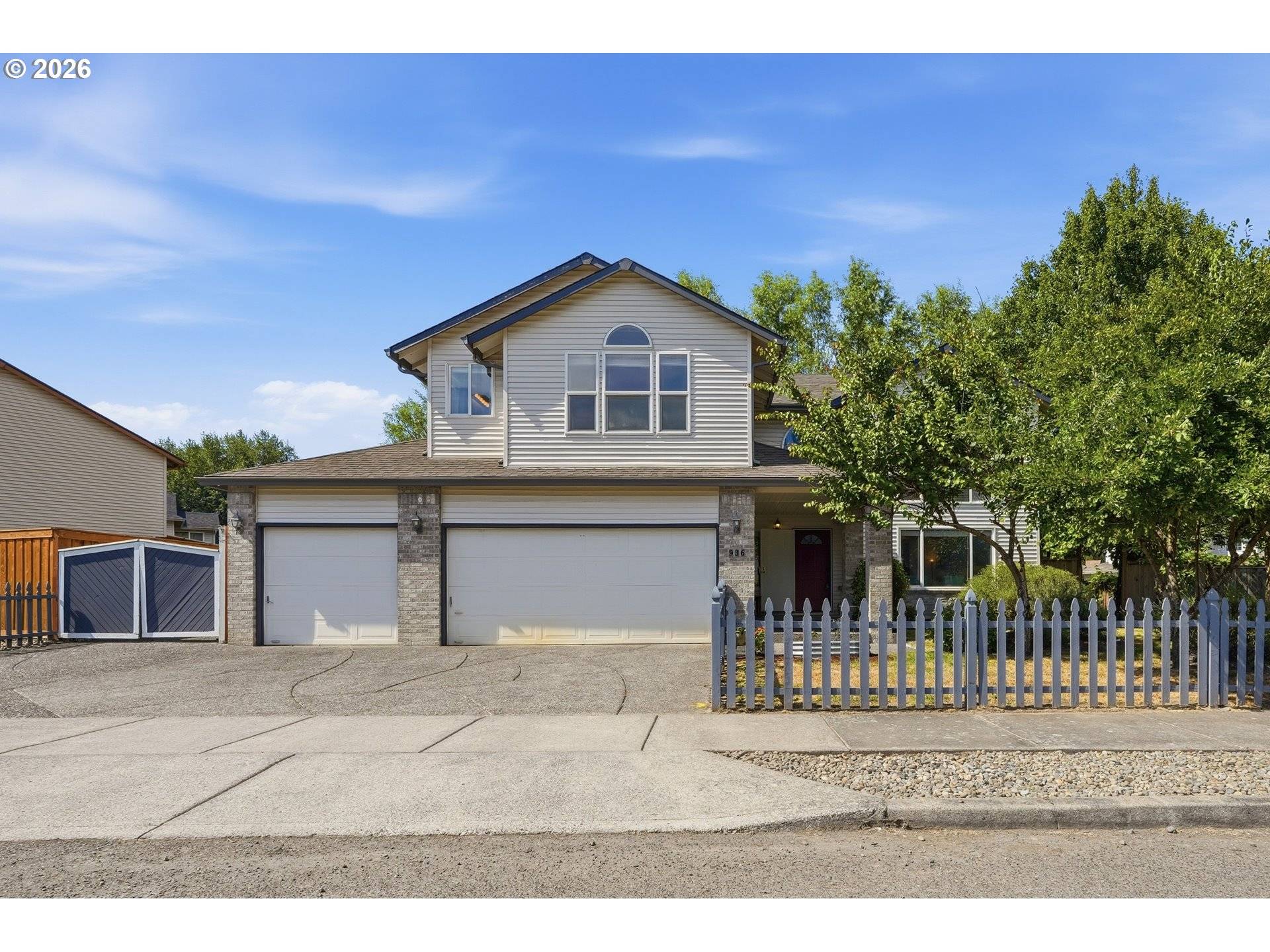 936 NE LIJA LOOP, Portland, OR 97211