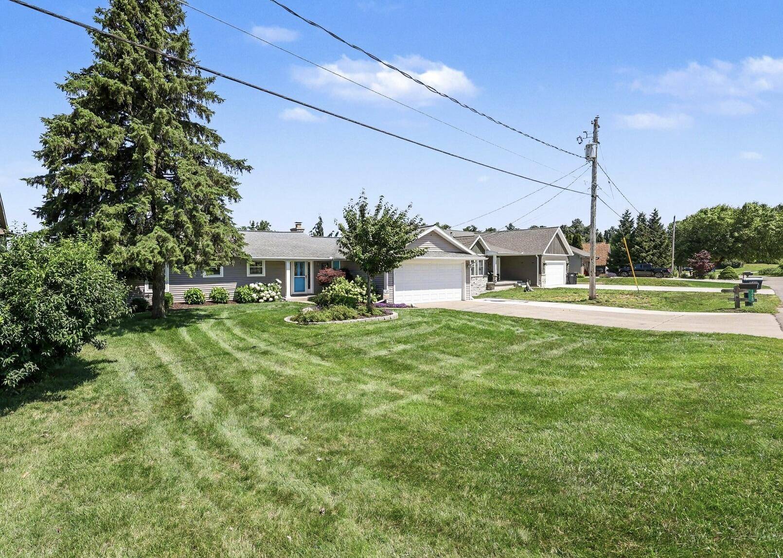 10660 Glendalough LN, Somerset Twp, MI 49233